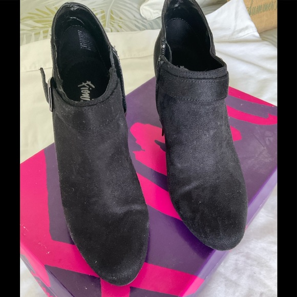 Fioni heeled half boot - Picture 1 of 8